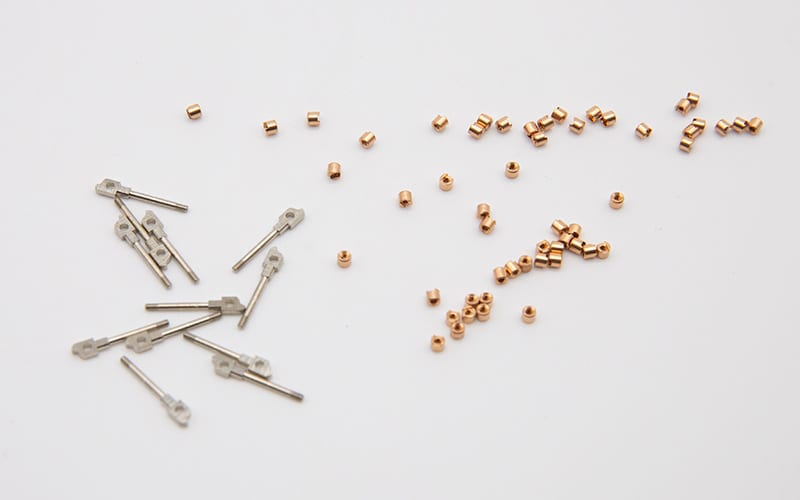 minuteria-metallica-per-il-settore-occhialeria